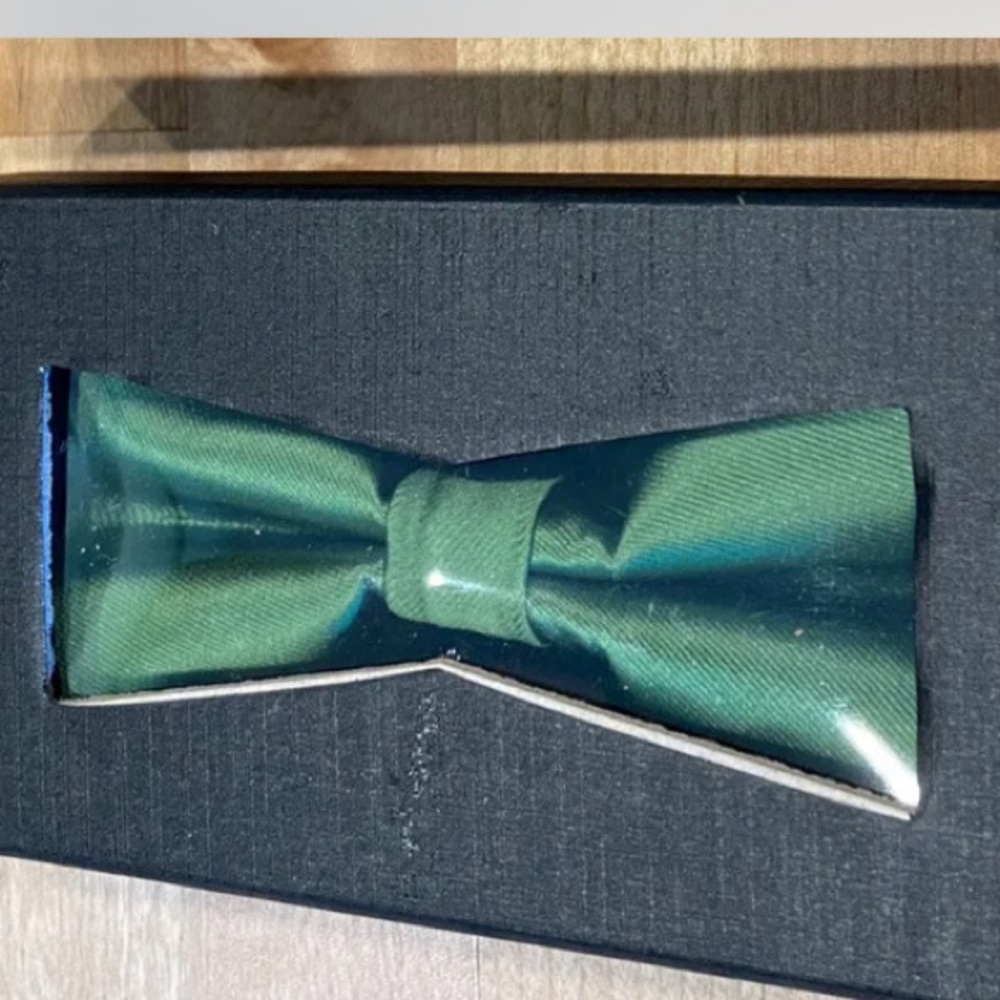 New Bow tie 👔